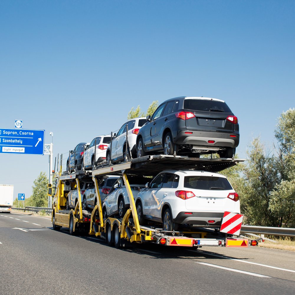 Covered Liftgate Auto Transport